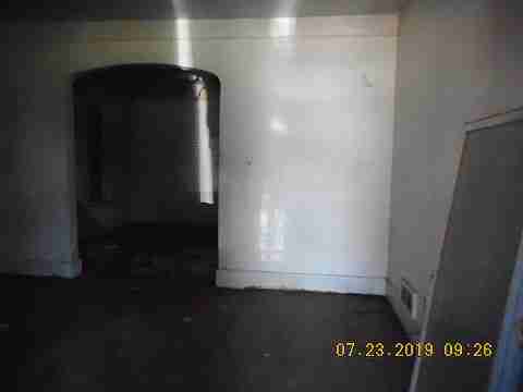 8956 Isham (9)_m.jpg